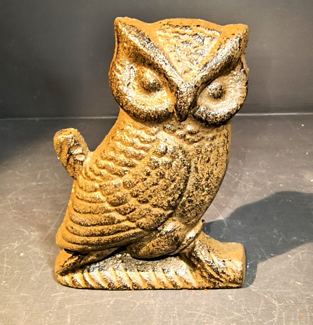 1465. Cast Iron Owl Figurine Door Stop